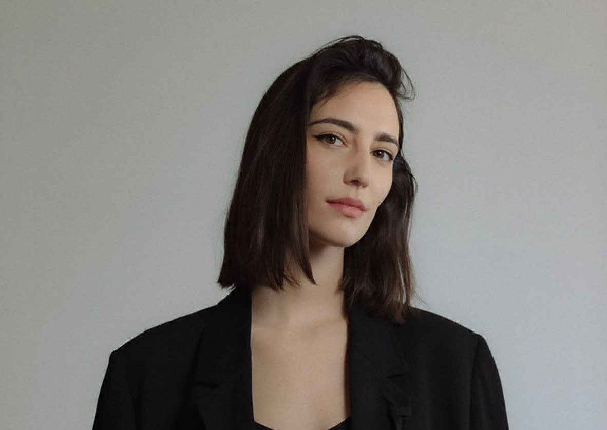  Amelie Lens